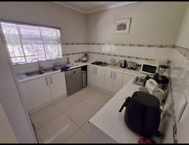 3 BEDROOM HOUSE FOR SALE IN MONDEOR